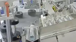 Macchina per il riempimento e la sigillatura di tubi tramite ultrasuoni