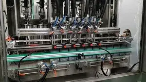 Linea di riempimento per l'olio lubrificante