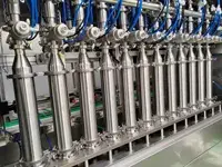 Riempitrice automatica a pistone