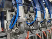 Riempitrice per liquidi con pompa a lobi rotativi