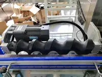 Etichettatrice automatica con manicotto termoretraibile